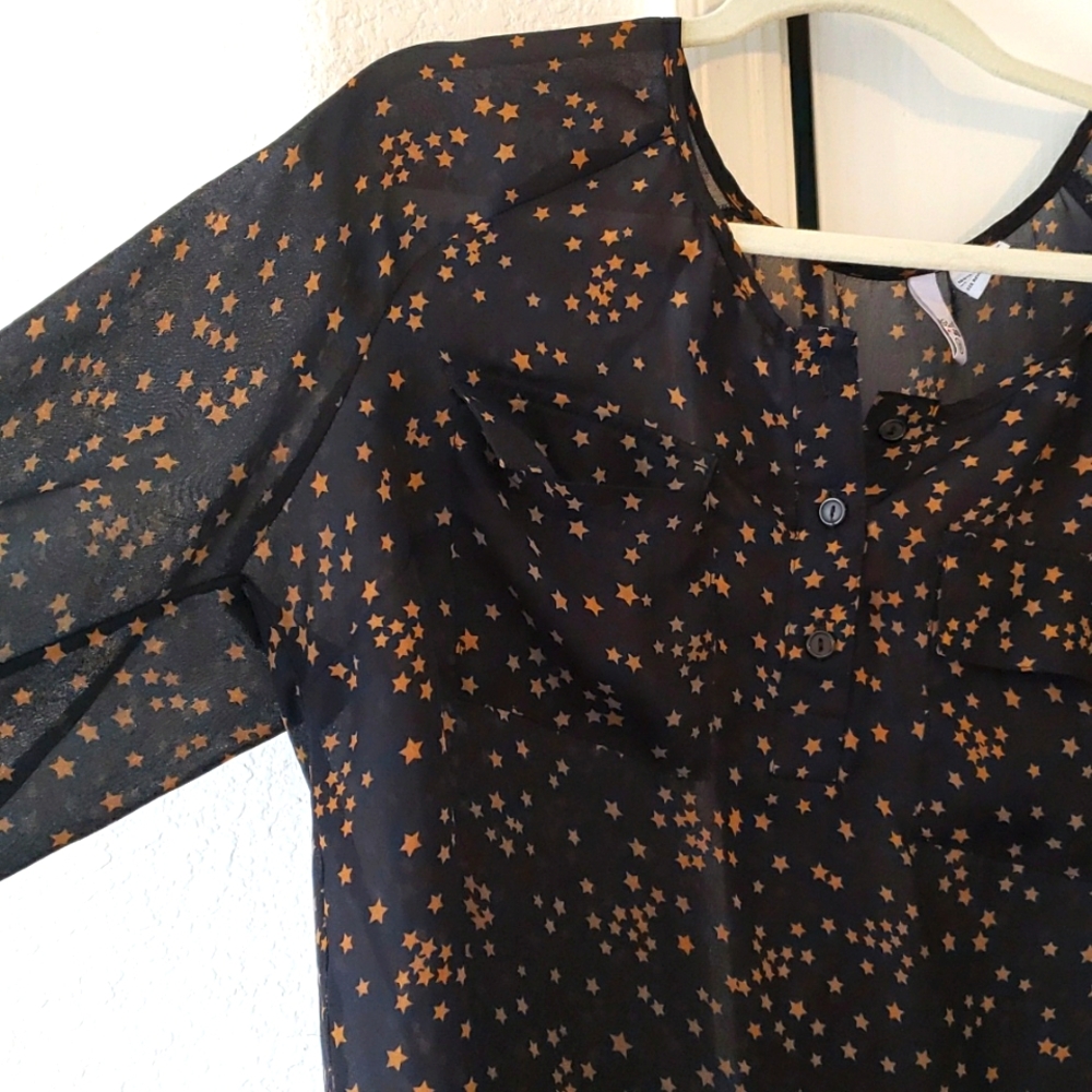Sami & Jo 1X sheer star print top